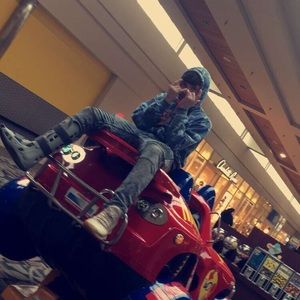 Meet your Posher, Bobby